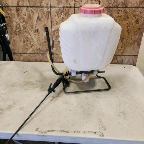 4 Gal backpack sprayer