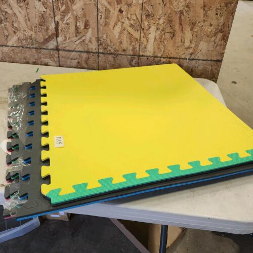 4 24"x24" foam interlocking tiles