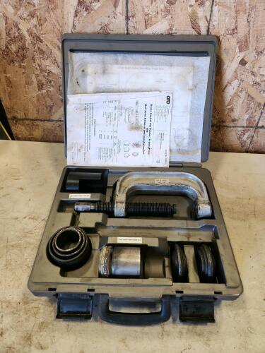 Ball joint removal tool
