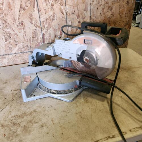 9" Sliding compound miter saw