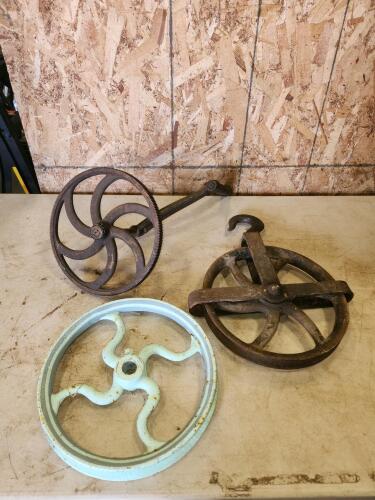 Cast iron pulleys & gear wheel