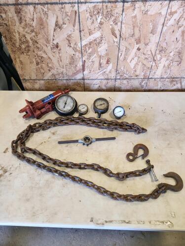 10' 3/8" Chain missing hook, hyd gauges