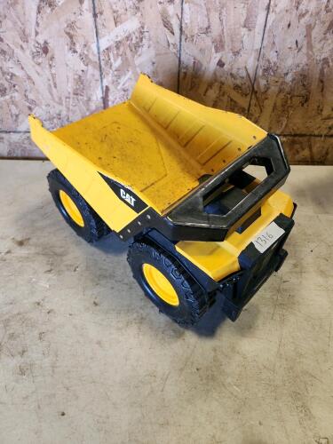CAT sandbox dumptruck toy