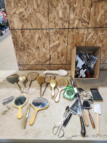 Vintage vanity items, assorted kitchenware
