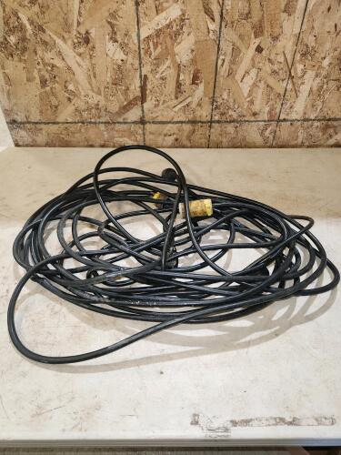2 heavy duty ext cords w wear