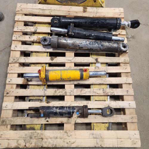 5 Various sized hydraulic cylinders