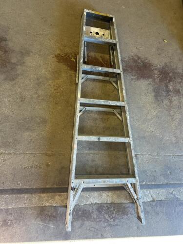 6&rsquo; Alum stepladder
