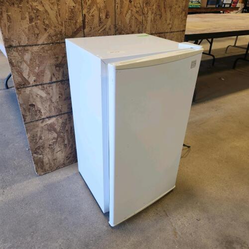 Working Fridge 18"W 34"H