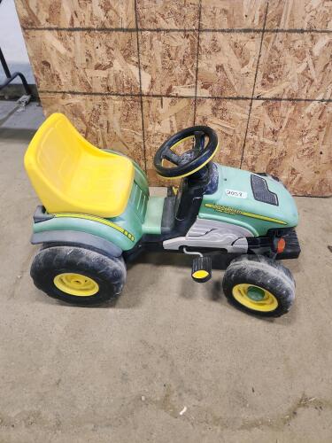 Peg-P&eacute;rego John Deere pedal tractor
