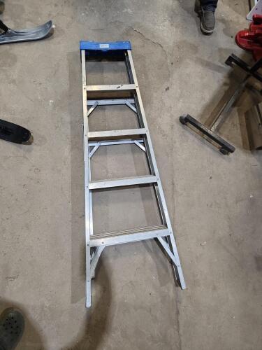 5' Alum stepladder