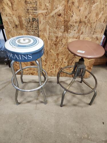 2 Stools