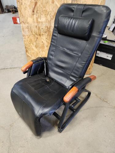 Leather zero gravity heat massage chair