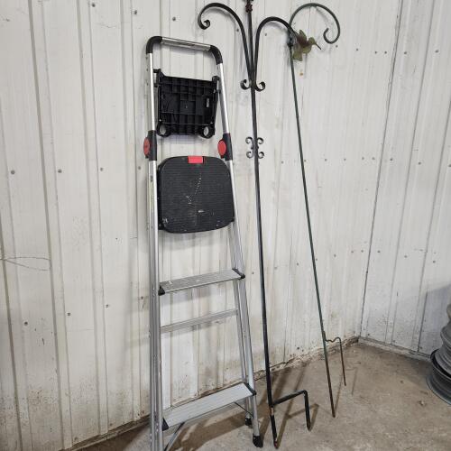 3 Step ladder & plant hooks