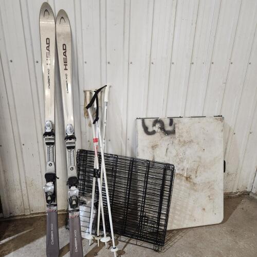 66" Head skiis, 29"x6' plasting folding table, 30"H multi panel fence