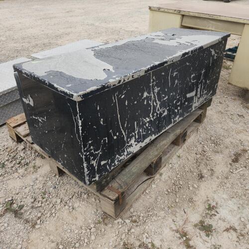 53"L 20"W 19"H Alum truck toolbox w damage