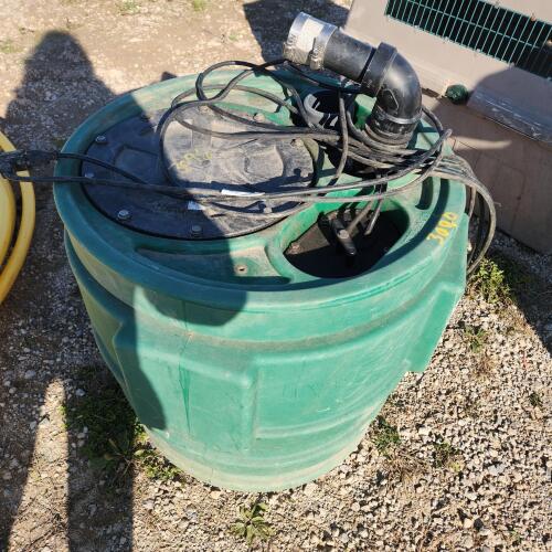 Plastic sump w pump