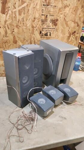 Surround sound speaker system
