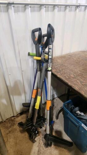 Weeders, pogo stick