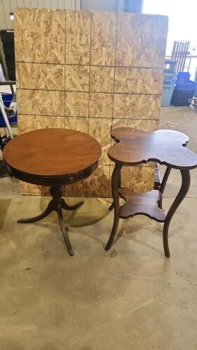 2 Antique tables