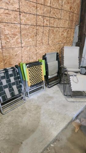 4 Lawn chairs & 2 lounge chairs