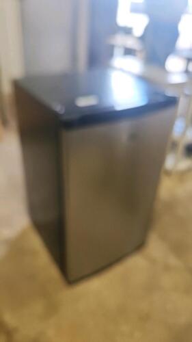 Fridge 20"W 34"H