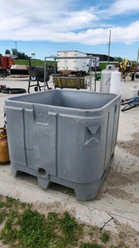Insulated tote no lid 46"x43 36"H