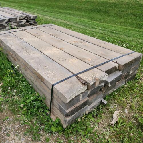 Lift of 2"x8"x6' pine lumber