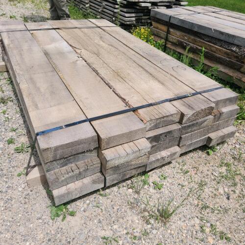 Lift of 2"x8"x6' White pine lumber