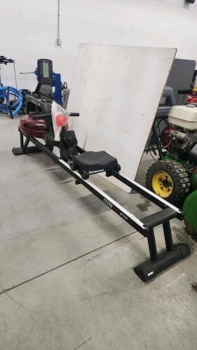 Sole rowing machine