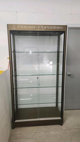 Rolling display cabinet w lights