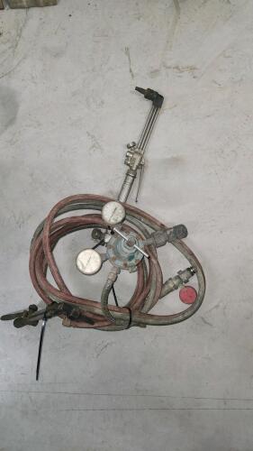 Cutting torch