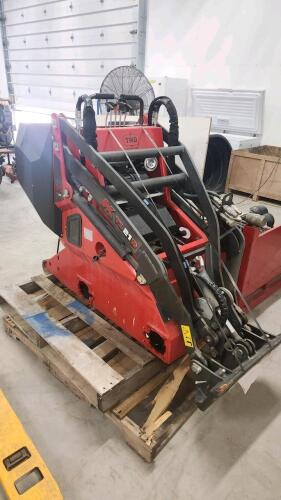 Stand on diesel skid steer missing oil drive and wheels