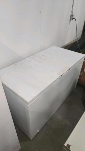 Fridgidaire 56" chest freezer