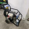 2500PSI Dynablast w honda working pressure washer