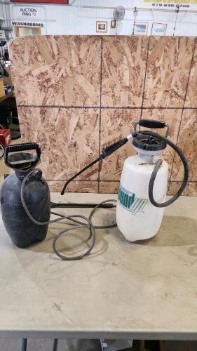 2 Sprayers, 1 has damaged wand