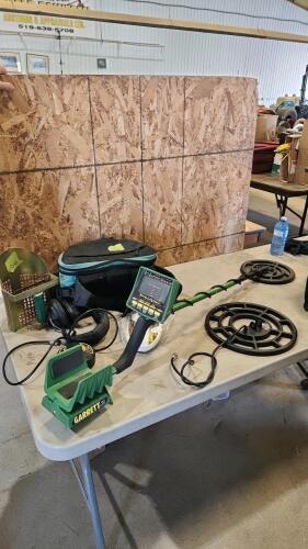 Metal detector w accessories