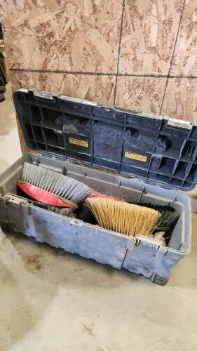 Toolbox w broken latches & broom heads