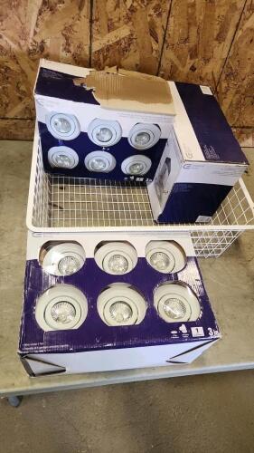 18 Recessed pot lights