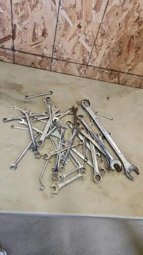 Assorted wrenches
