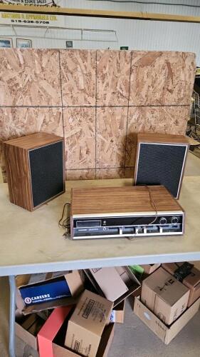 Stereo w speakers