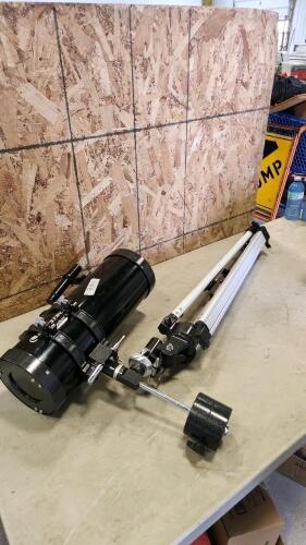 Telescope w accessories