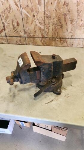 4" Swivel vice