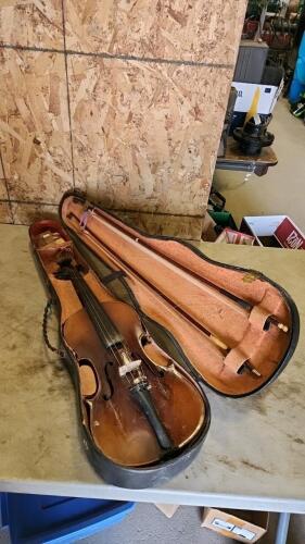 Vintage violin needs work