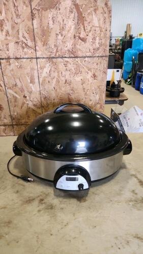 Slow cooker