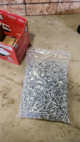 1/8x1/2" Pop rivets
