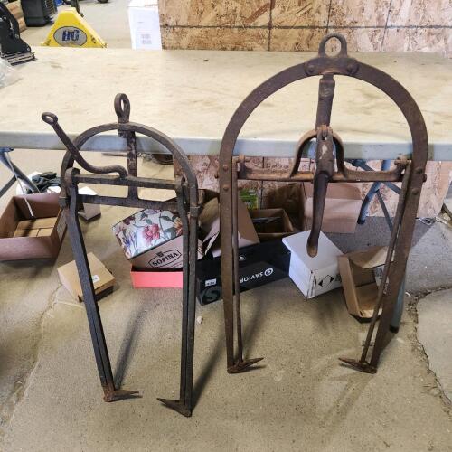 2 Hay forks