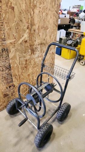 Heavy duty hose reel on wheels