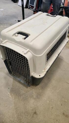 Dog crate 32"L 21"W 26"H