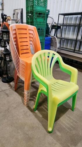 8 Plastic patio chairs