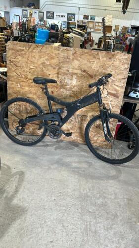 26" Raleigh alum mountain bike